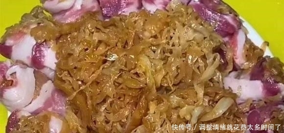 酸菜|夏季嘴馋我就爱吃这个，两样食材简单一裹一蒸，软烂入味，真鲜香