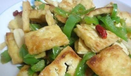 小肚子|青椒和它一起炒，每天一盘，血管通了，小肚子不鼓了，皮肤更细腻