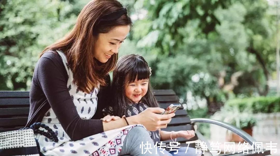 父母|为什么外国人可以一个人带孩子,而中国人要一家子带?这样好吗?