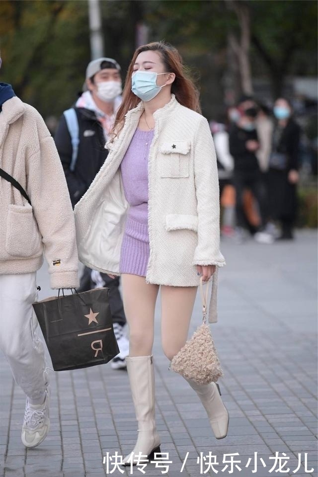 时尚街拍，身材好看的姑娘，搭配起来也很漂亮