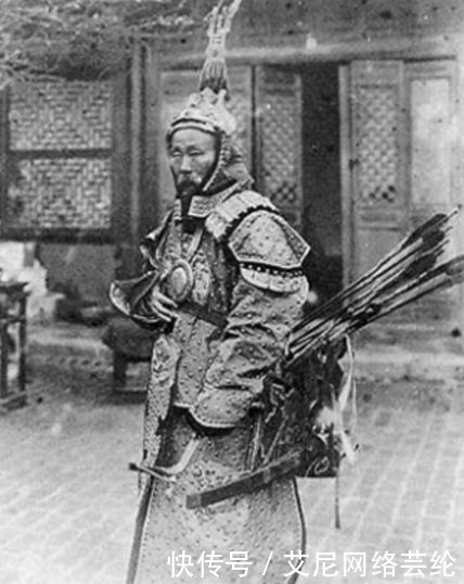 说起|战场上骑兵应该怎么拔刀?从清人佩刀为何总是刀柄向后说起