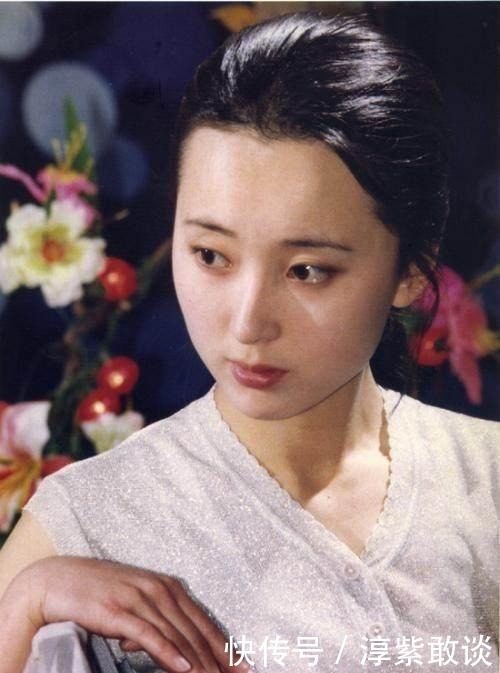 没读|《红楼梦》开篇诗,写透人生的得失成败,一般人没读过