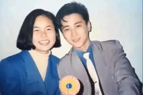 父母|“爸,我妈是被你绑架来的吗”看网友晒爸妈“结婚照”,笑抽了