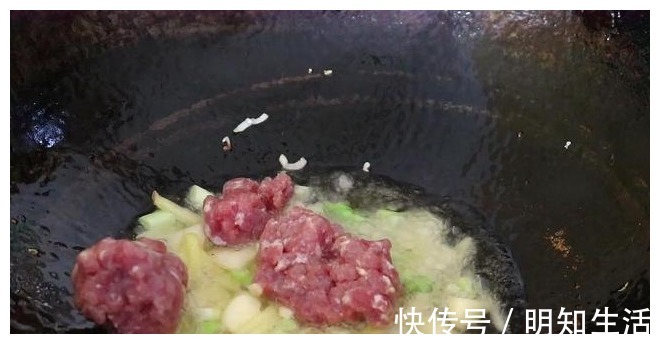 做法|教你面条新吃法,教你个神奇做法,我家一周吃6次,出锅流口水了