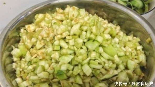  快进冬，饺子就吃这馅，比韭菜馅更好，1斤1块钱，我家三天两头吃