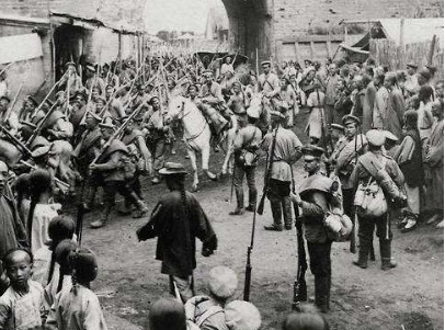 身居高位|身居高位的中国人花沙纳,面对西方的步步紧逼,进言劝谏:战必败