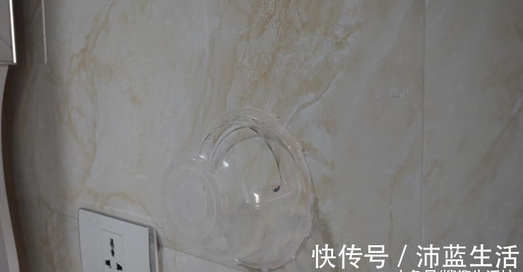 废物|圆形打包盒别扔了, 改造一下, 放在卫生间里有大用处, 省钱又实用