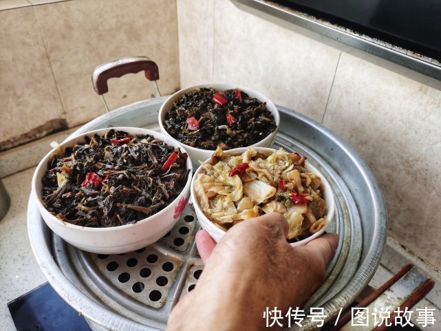 冀东人过年新习俗，炖肉升级改做酸菜冒肉，肥而不腻一人能吃一碗