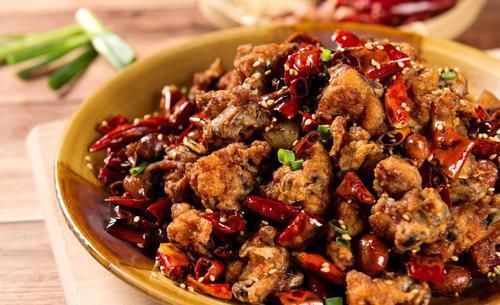 天一冷，我家就爱吃此菜，比吃猪肉便宜，香辣下饭，太过瘾了