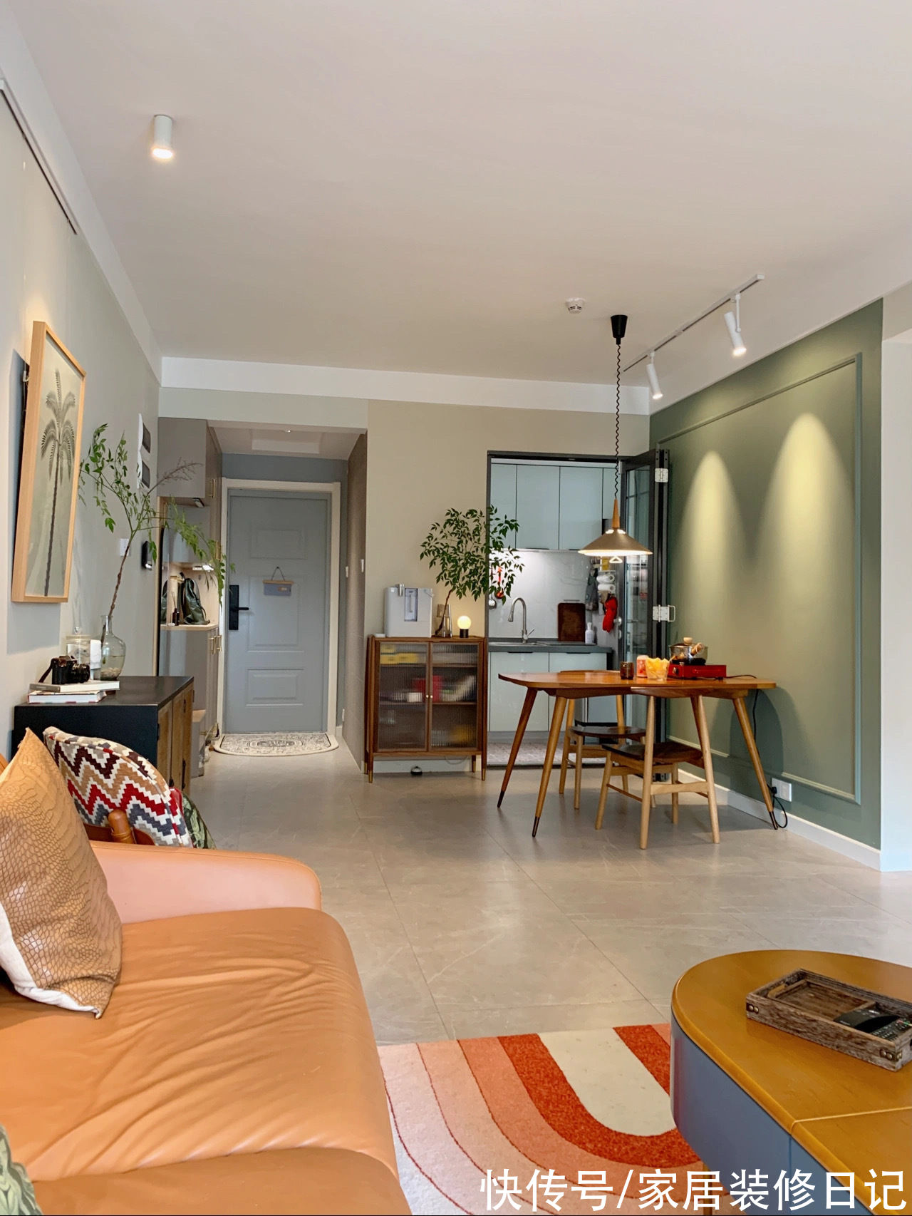 石膏线|年轻人越来越喜欢“省钱装修”,不吊顶+无主灯,骨子里透着高级