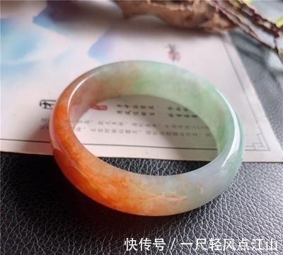 翡翠手镯 一般冰种玉镯子的价位