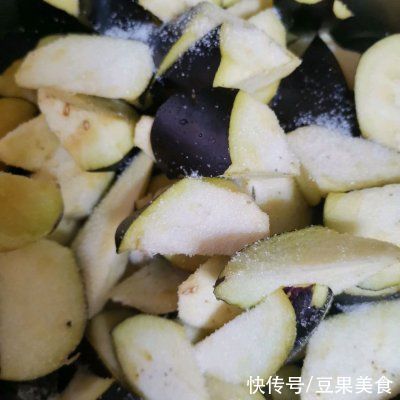 家常蒜香|#不容错过的鲜美滋味#家常蒜香红烧茄子
