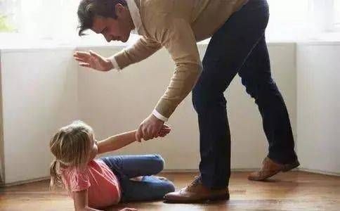 小浩|9岁男孩，查出肾衰竭，母亲悔哭不已，提醒：孩子4个地方不能打