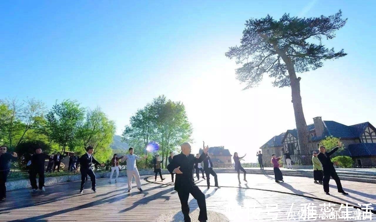 起床|清早起床后的8个习惯,有3个“伤身”,另5个“增寿”,你有吗