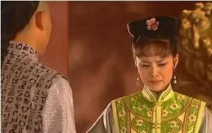 舍里|在《康熙王朝》里,康熙为何在迎娶赫舍里皇后当晚,还跑去苏麻喇姑房间