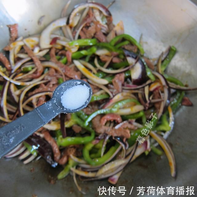 肉丝|60岁婆婆,爱吃它,几天做1回,简单省事,要比饺子包子都好吃