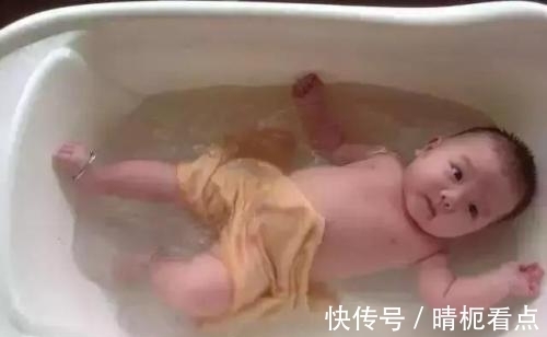 男孩|2岁男孩不会说话,父母带其去医院检查后,医生却恭喜他们