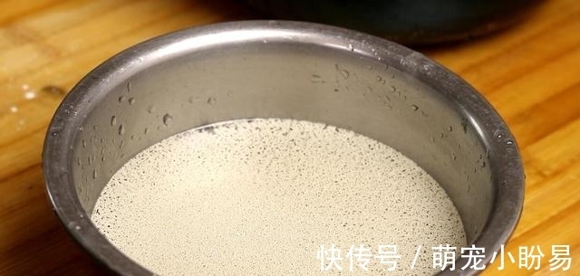 想吃烧饼不用排队买，教你在家做，咬一口直掉渣，做法简单又好吃