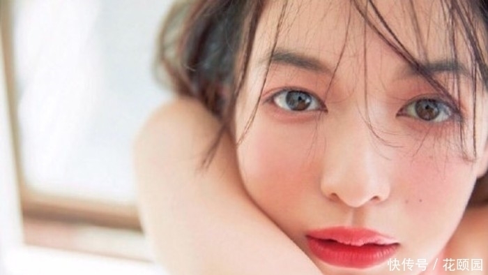 玫瑰色|化个“干枯玫瑰妆”很耐看,变身成温柔时髦精,连爸妈都说好看