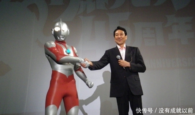 皮套演员|光鲜亮丽的奥特曼,里面必然藏着一个汗如雨下的演员,真不容易呀