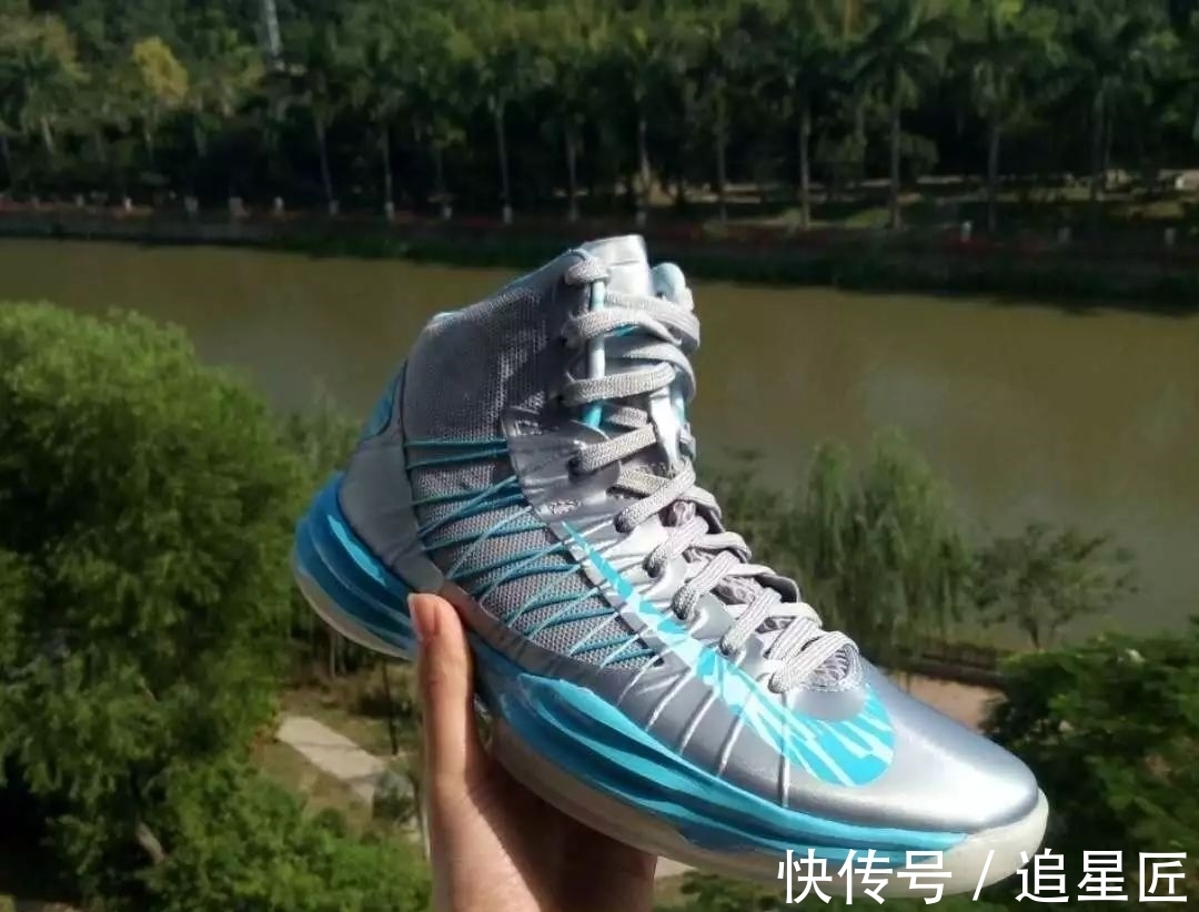 鞋面|NikeHyperdunk系列终结！这双陪伴无数人十年的实战利器才叫青春