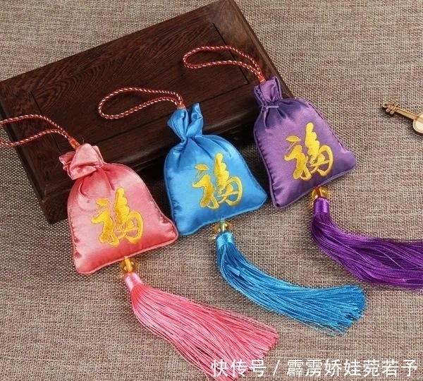 马尾|看点丨超凡脱俗的马尾荷包,让人爱不释手