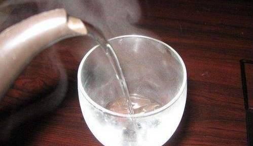 每天都要喝水，可为什么说多喝温开水不好？几类人多喝对身体不利