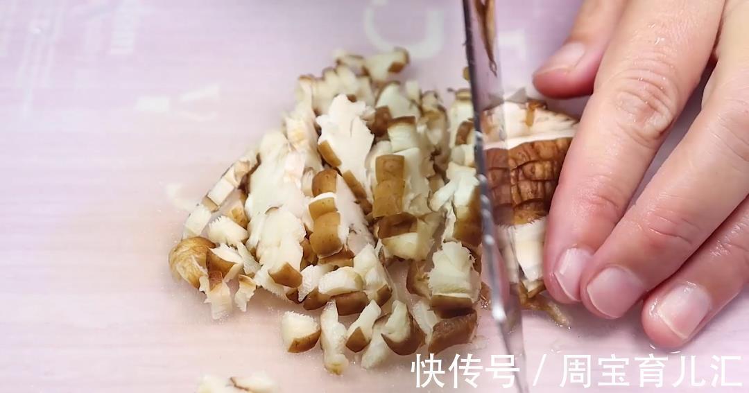 面条|我家面条从不水煮,换个做法宝宝天天点名要吃,挑食孩子都吃光光