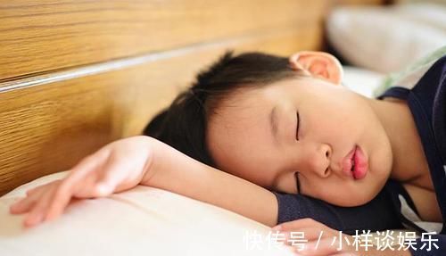 睡眠时间|这四个坏习惯,正在不知不觉中影响孩子大脑发育,还在做的赶紧改