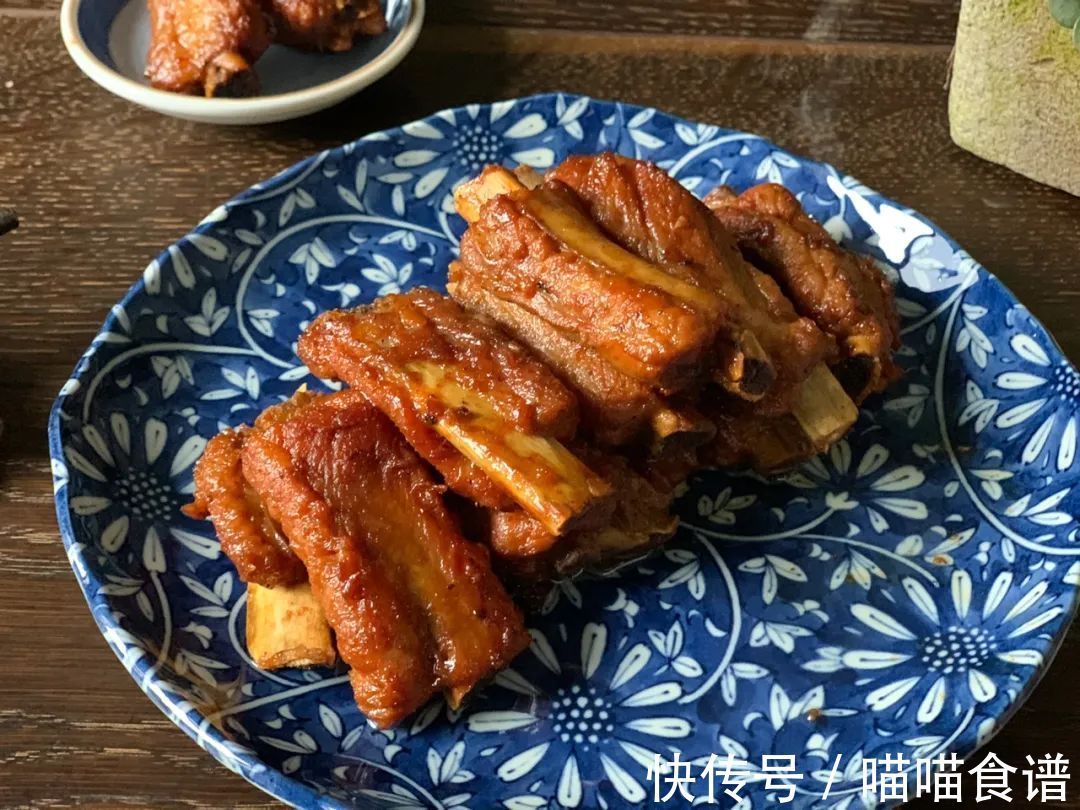 老何说菜丨家庭版红烧排骨,超简单特美味!
