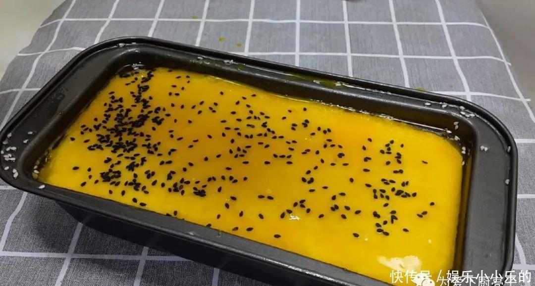 冬天面包别出去买了，教你这么做，松软香甜还营养，小朋友都喜欢