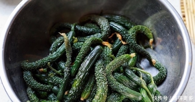 赶快|酱黄瓜的新做法,保证你都没试过,酱香浓郁又爽脆,赶快学起来