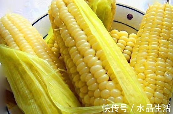 香甜|煮玉米时，加上一点“它”，煮好的玉米香甜软糯