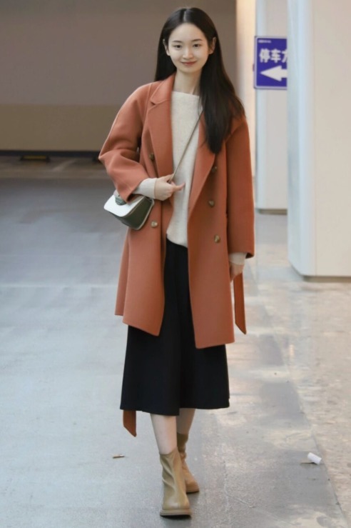 半身裙 大衣配半身裙才是新年标配,温柔优雅又得体,轻松穿出气质美