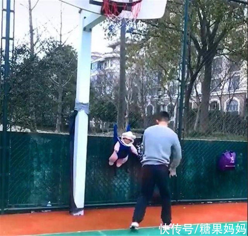 家庭亲子陪伴白皮书|奶爸哄娃错把狗子搂在怀，父爱如“山体滑坡”，孩子是“意外”？