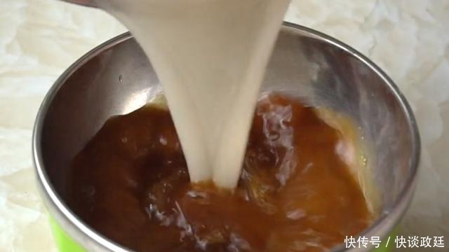 土豆从小吃到大,这吃法还是第一次见,不炒不炖,鲜嫩多汁不油腻