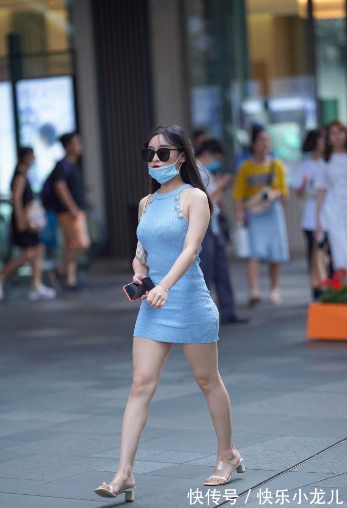 小姐姐|是谁说修身就等于显胖?看看小姐姐的穿搭,就知道不显胖了