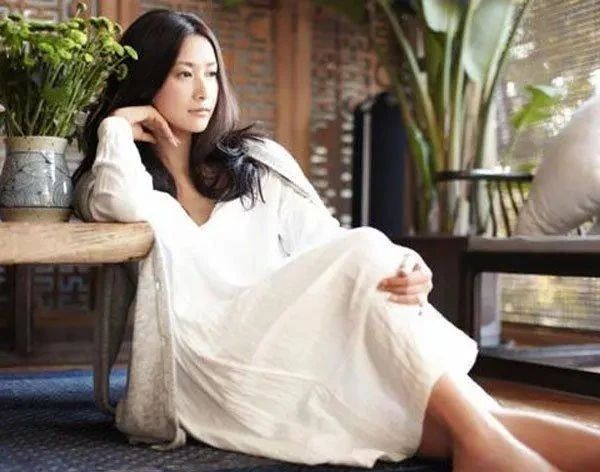 硬笔书法|“女神”徐静蕾的硬笔书法也不错,有“启功体”的瘦劲,笔笔精彩