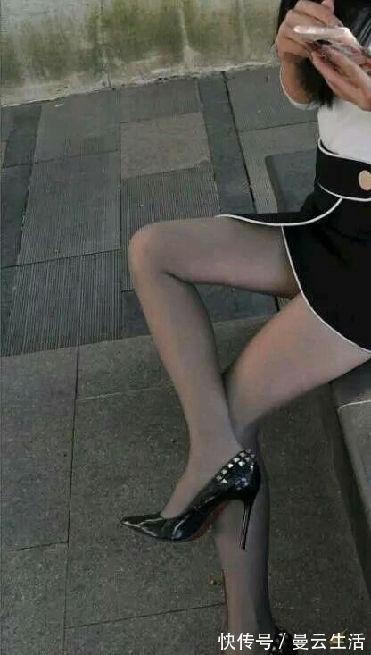 细跟鞋 简单低调的细高跟鞋,上脚效果非常吸引人!