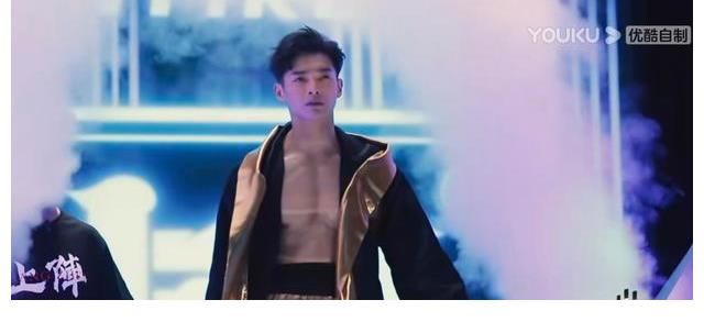 鲍春来|真打实战,张伦硕拼了命能赢张伟丽吗?丨拳力以赴的我们