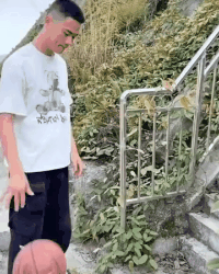 |搞笑GIF:我都不敢这么p,她却敢这么长!