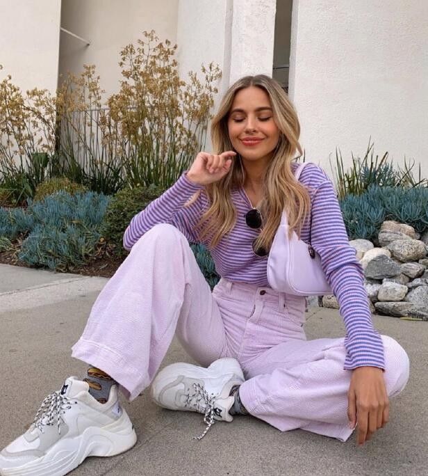 搭配|健康的小麦色简直不要太好看 她用明亮色彩来点亮穿搭的活力 ?