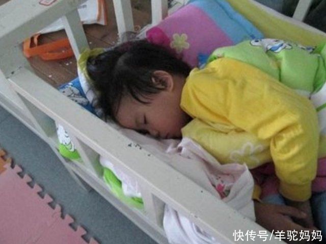 父母|孩子的“睡姿”能暗示“性格”?若你家娃是第一种，父母偷着乐吧
