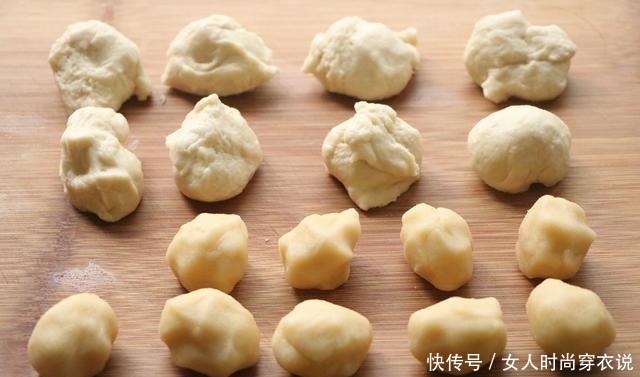  做法|家里有面粉试试这样吃，层次多又酥脆，食材简单，做法一看就会