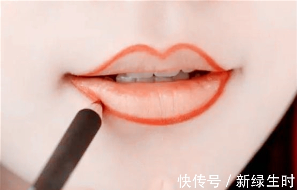 涂抹|你真的会涂口红吗?资深化妆师:学会这3个小技巧,你会更美