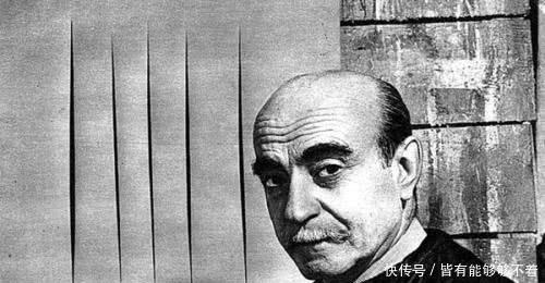 前卖|这位画家在画布上戳了几个洞,十年前卖了两个亿,网友无法理解