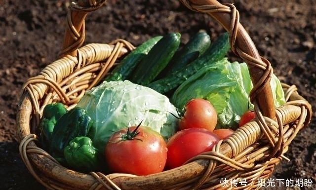 积食|7岁女童积食2年不长个，听取儿科主任建议，半年身高长9公分