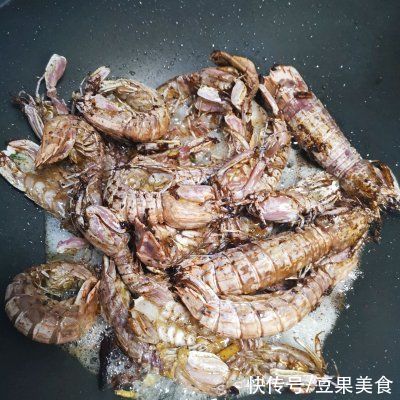 老妈做的椒盐富贵虾，怎么吃都不腻