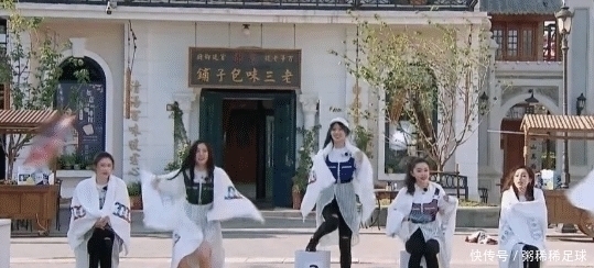 程潇好不容易来跑男录综艺,没想到因为一个小动作被骂了,好气啊