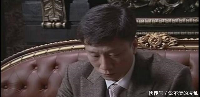 余则成|潜伏穆连成为何敢于光明正大溜走,他提前知道了这两件事!